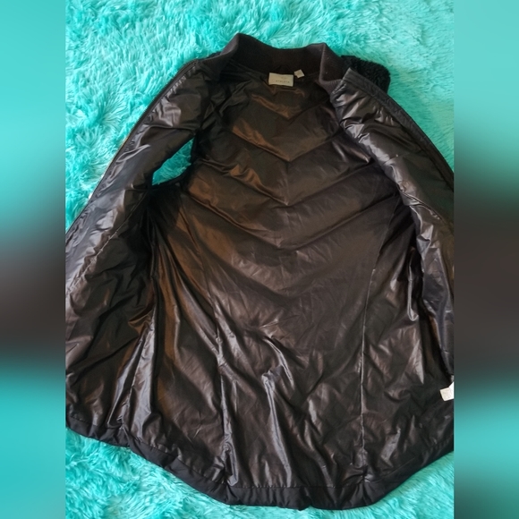 Athleta Responsible Tundra Goose Down Sherpa Puff Vest Black - Picture 13 of 13